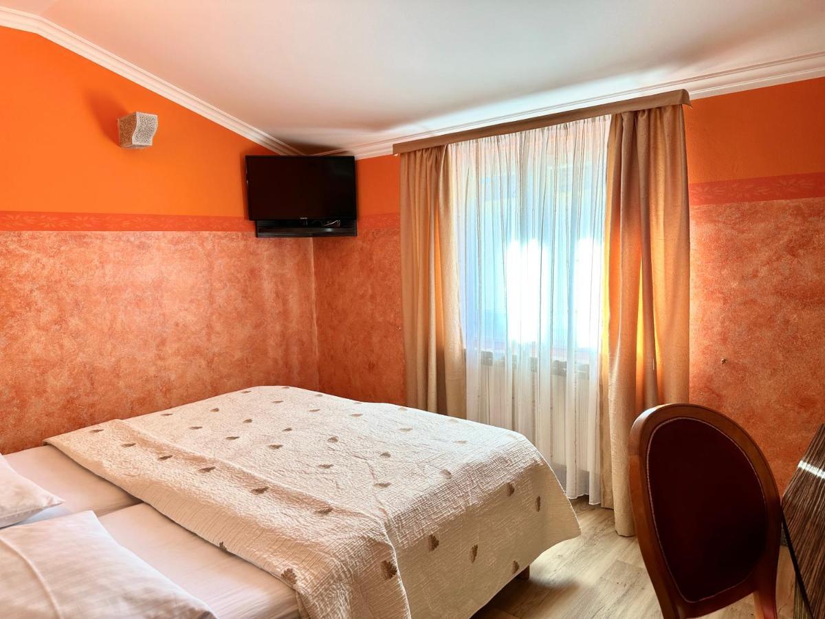Hotel Grahor Depandance Sezana Exterior photo
